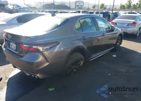 2024 Toyota Camry Se z USA, uszkodzony, nr VIN 4T1G11AK8RU259824